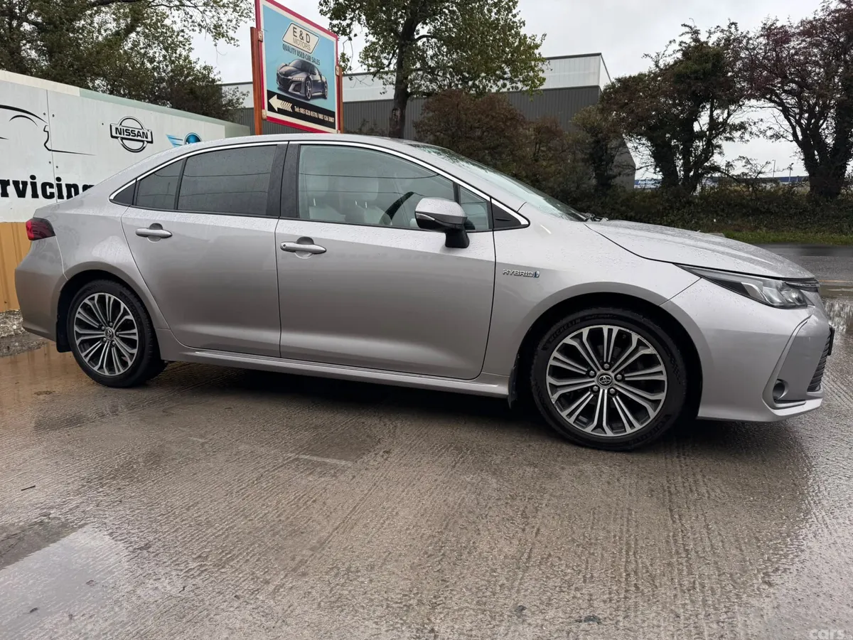 Toyota Corolla Saloon, Petrol Hybrid, 2020, Grey