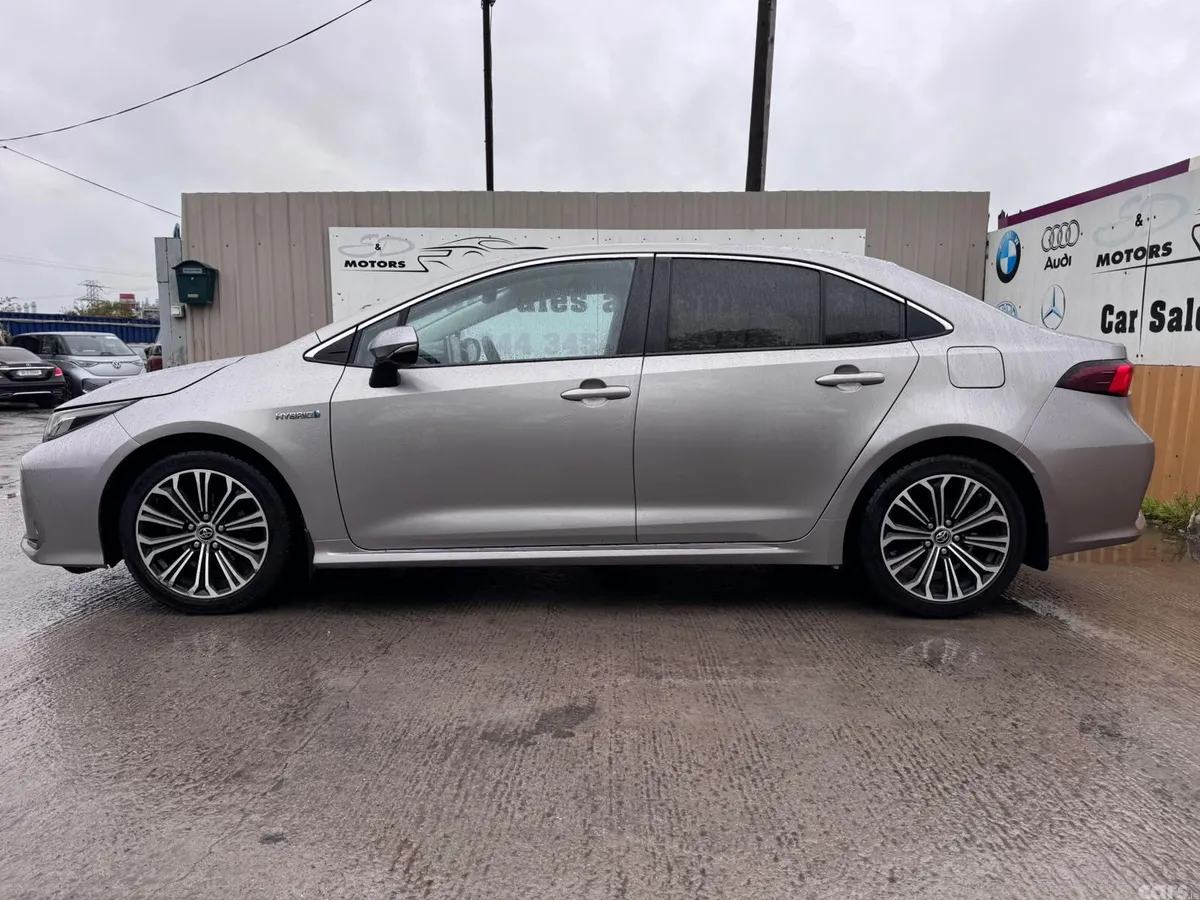 Toyota Corolla Saloon, Petrol Hybrid, 2020, Grey