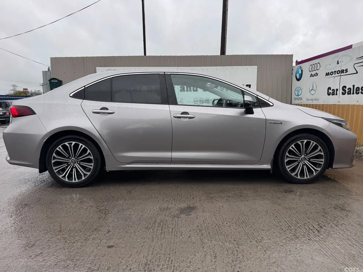 Toyota Corolla Saloon, Petrol Hybrid, 2020, Grey