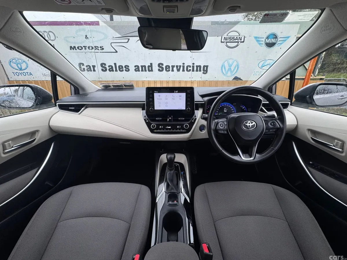 Toyota Corolla Saloon, Petrol Hybrid, 2020, Grey