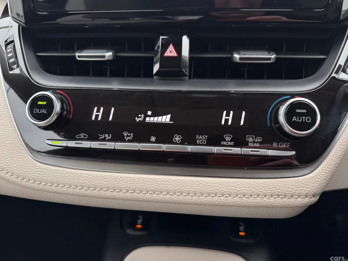 Toyota Corolla Saloon, Petrol Hybrid, 2020, Grey