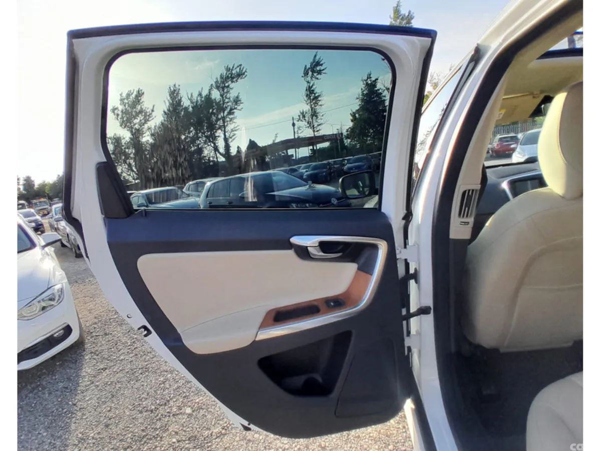 Volvo XC60 SUV, Diesel, 2017, White