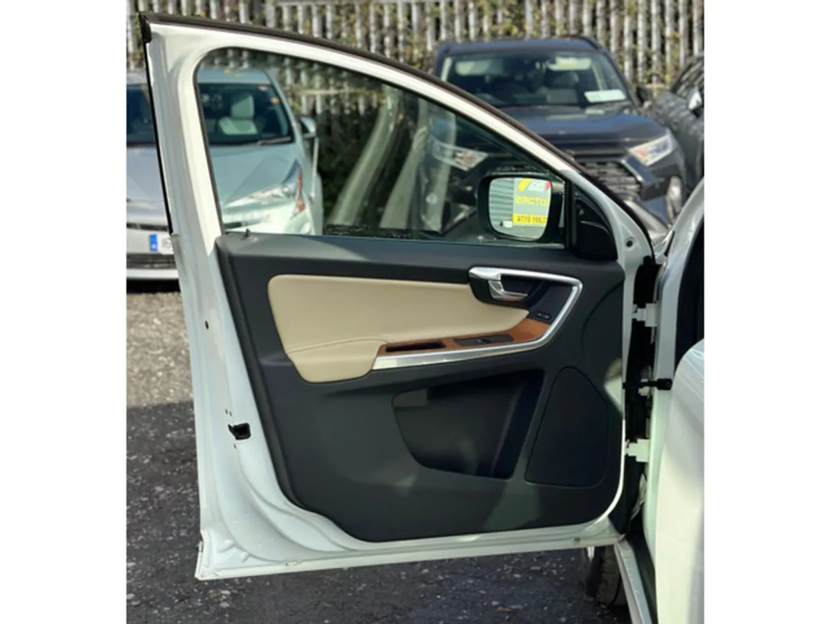 Volvo XC60 SUV, Diesel, 2017, White