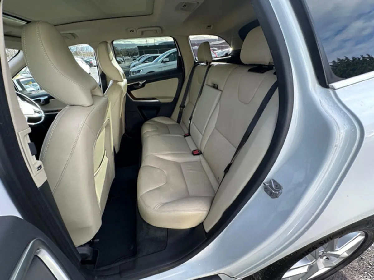 Volvo XC60 SUV, Diesel, 2017, White