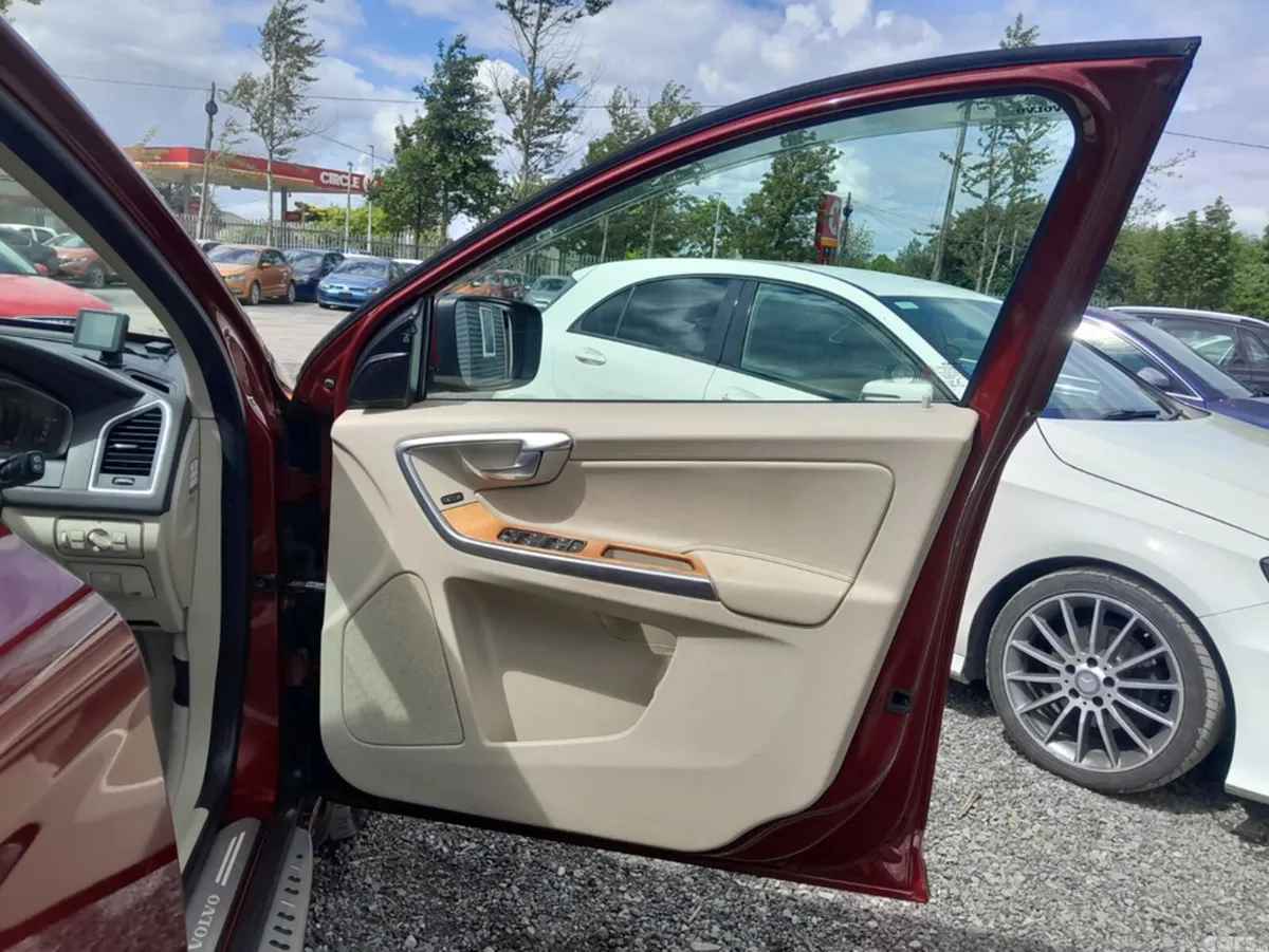 Volvo XC60 SUV, Diesel, 2017, Red
