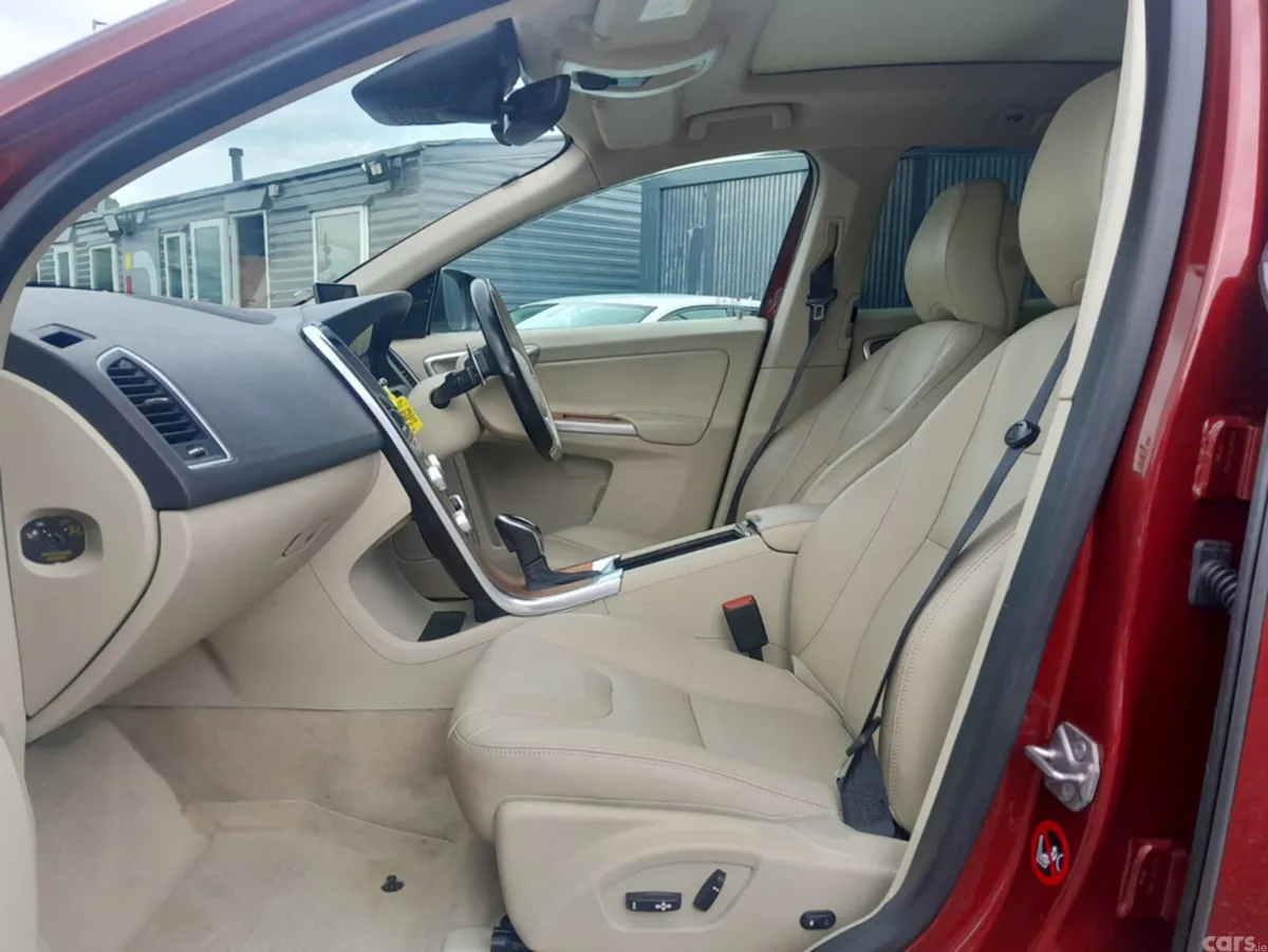 Volvo XC60 SUV, Diesel, 2017, Red