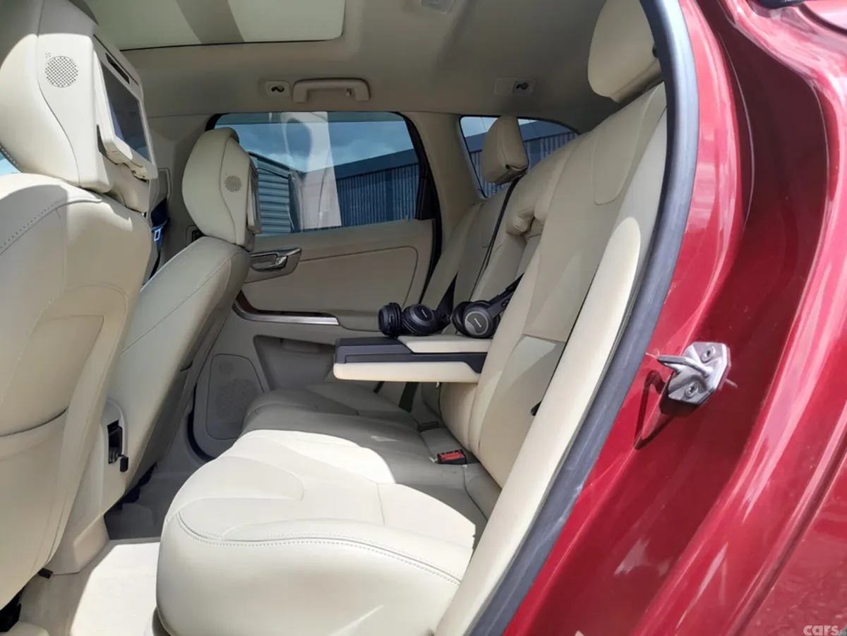 Volvo XC60 SUV, Diesel, 2017, Red