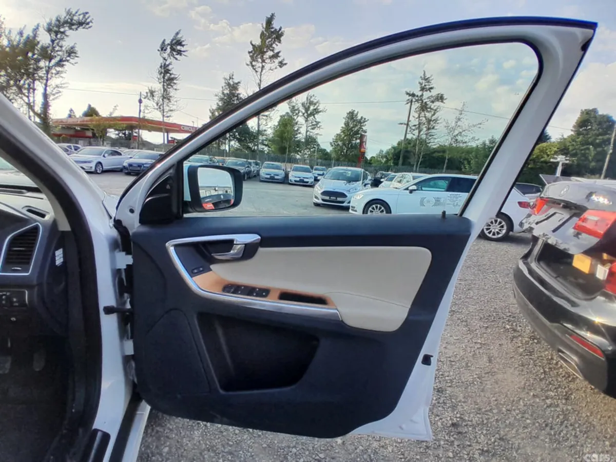 Volvo XC60 SUV, Diesel, 2017, White