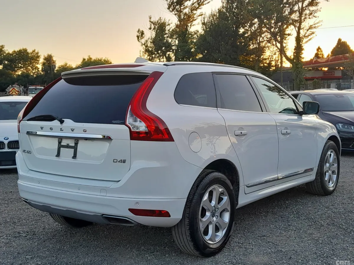 Volvo XC60 SUV, Diesel, 2017, White