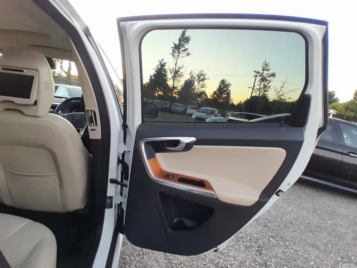 Volvo XC60 SUV, Diesel, 2017, White