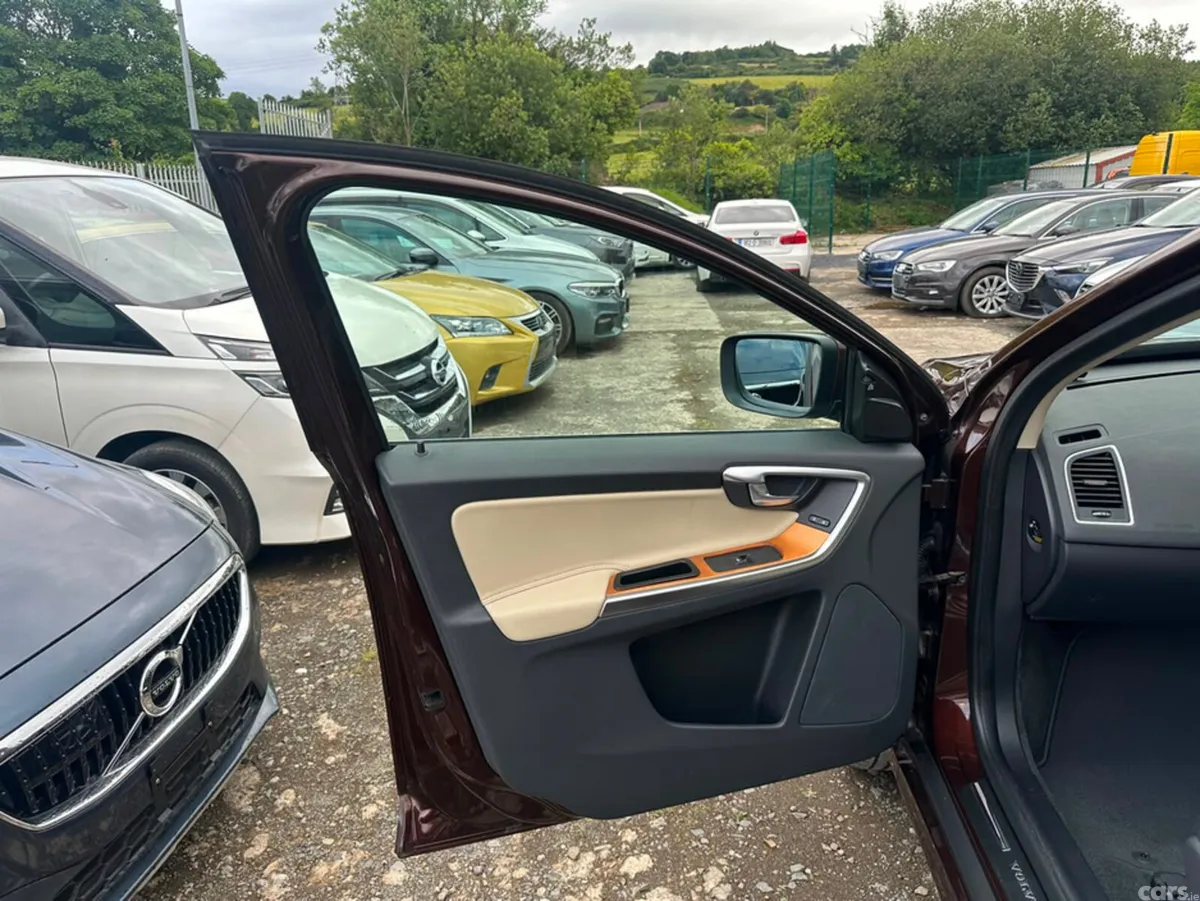 Volvo XC60 SUV, Diesel, 2017, Brown