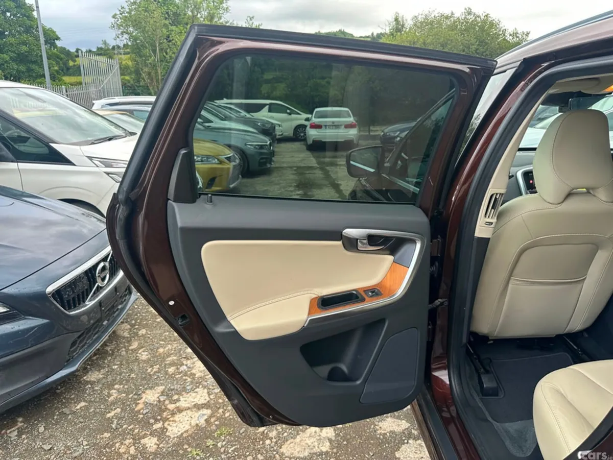 Volvo XC60 SUV, Diesel, 2017, Brown