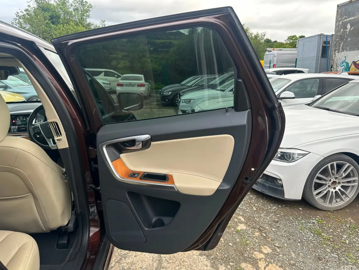 Volvo XC60 SUV, Diesel, 2017, Brown