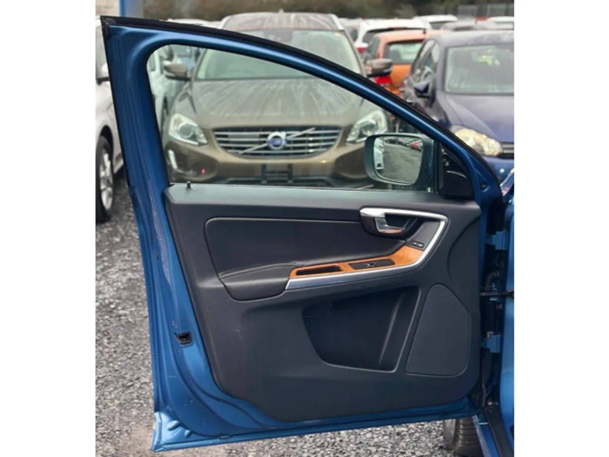 Volvo XC60 SUV, Diesel, 2017, Blue
