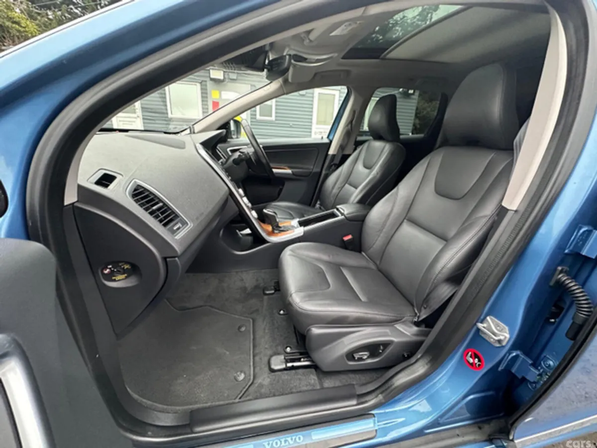 Volvo XC60 SUV, Diesel, 2017, Blue