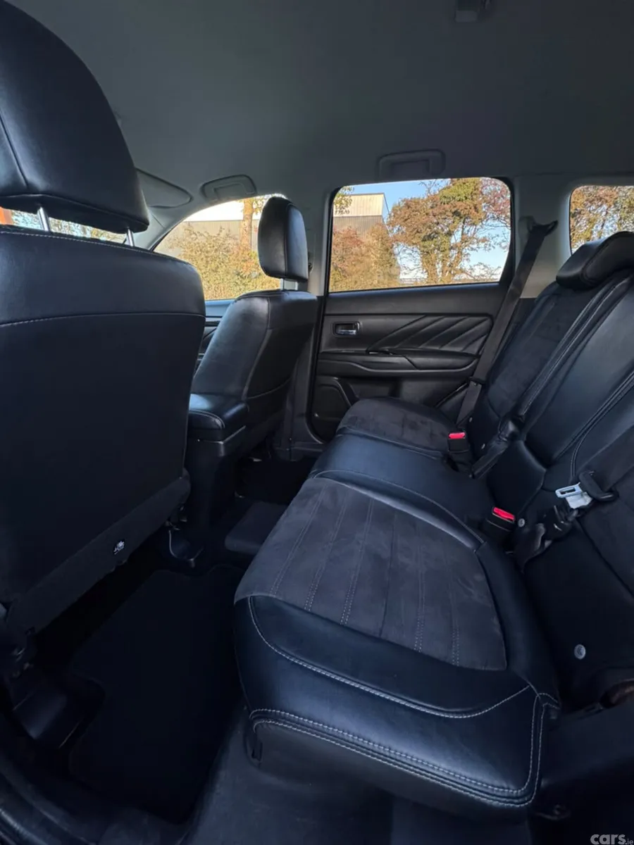 Mitsubishi Outlander SUV, Petrol Plug-in Hybrid, 2018, Black