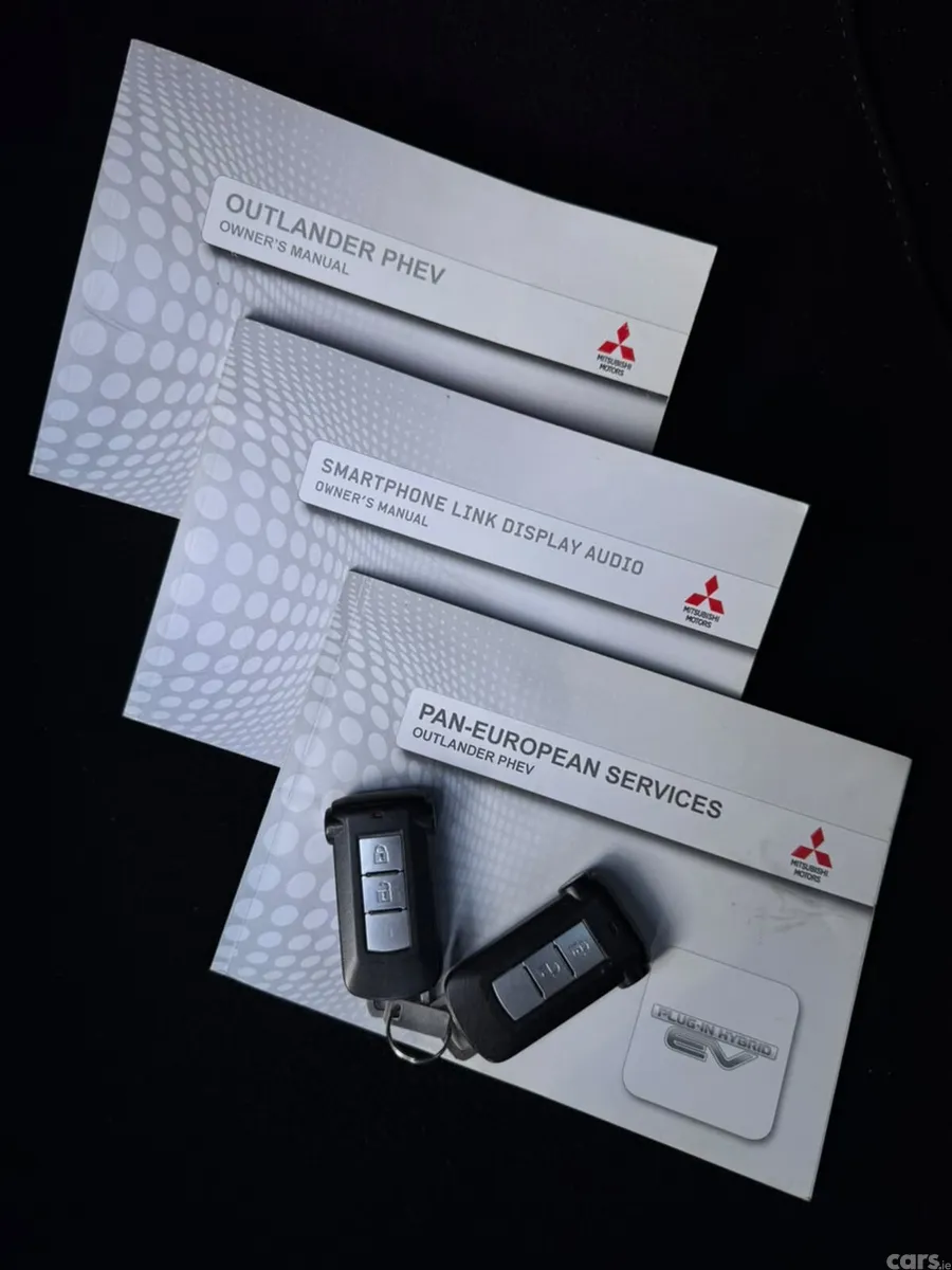 Mitsubishi Outlander SUV, Petrol Plug-in Hybrid, 2018, Black