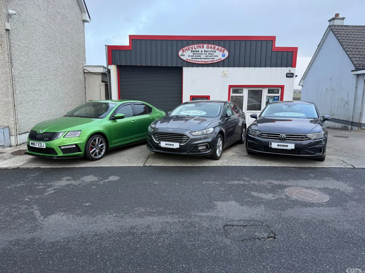 Volkswagen Passat Saloon, Petrol Hybrid, 2022, Grey