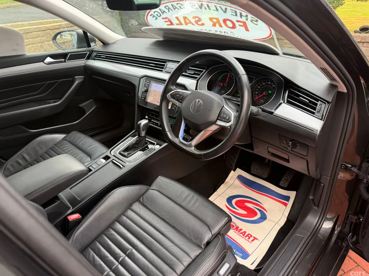 Volkswagen Passat Saloon, Petrol Hybrid, 2022, Grey