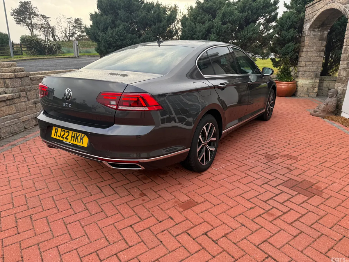Volkswagen Passat Saloon, Petrol Hybrid, 2022, Grey