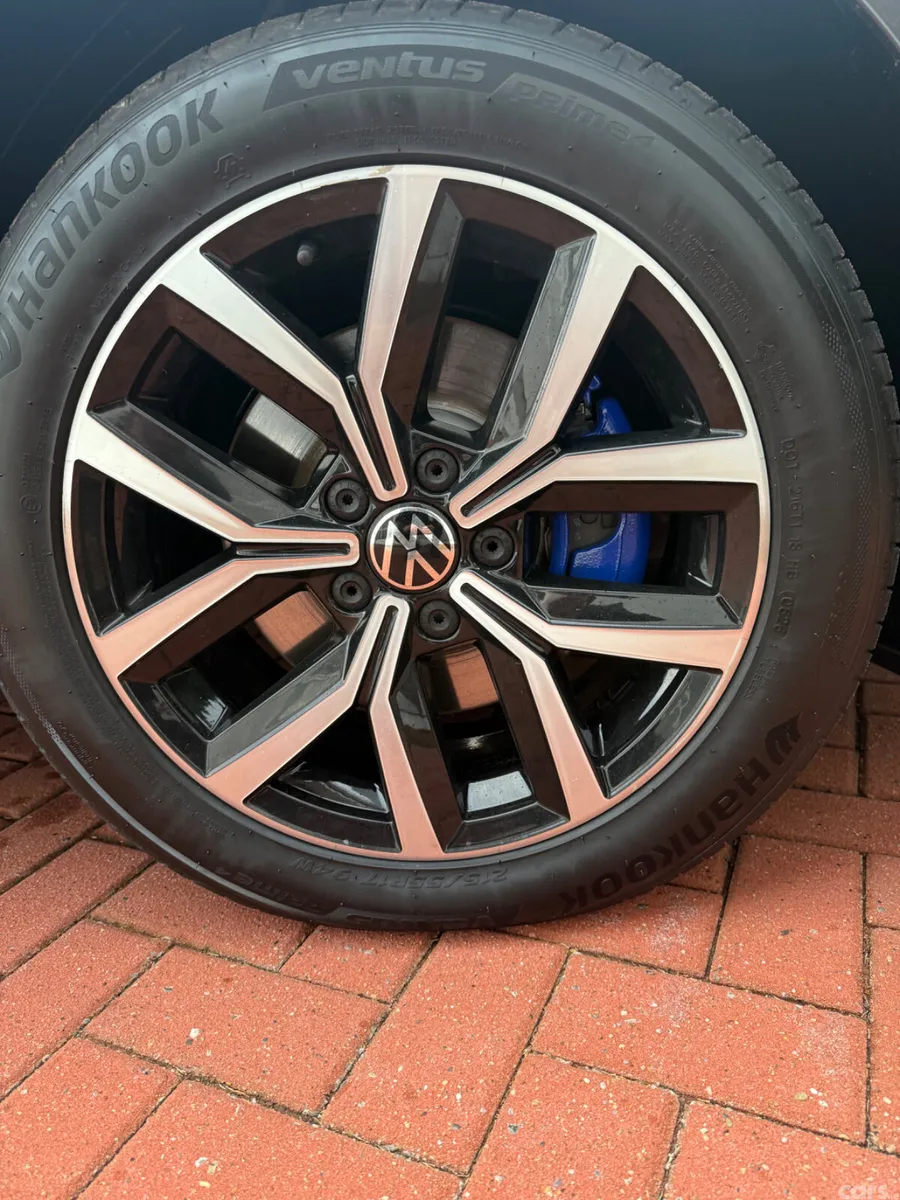 Volkswagen Passat Saloon, Petrol Hybrid, 2022, Grey