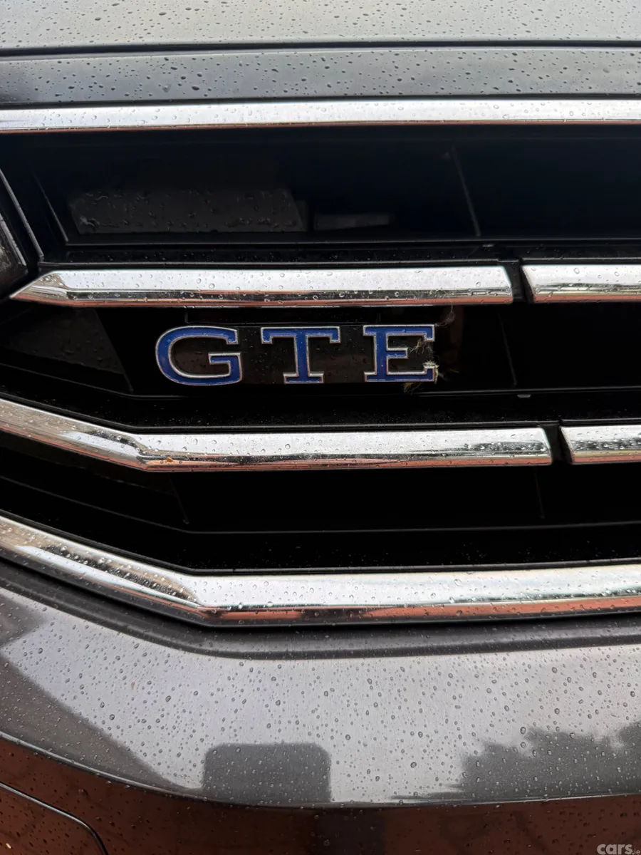 Volkswagen Passat Saloon, Petrol Hybrid, 2022, Grey