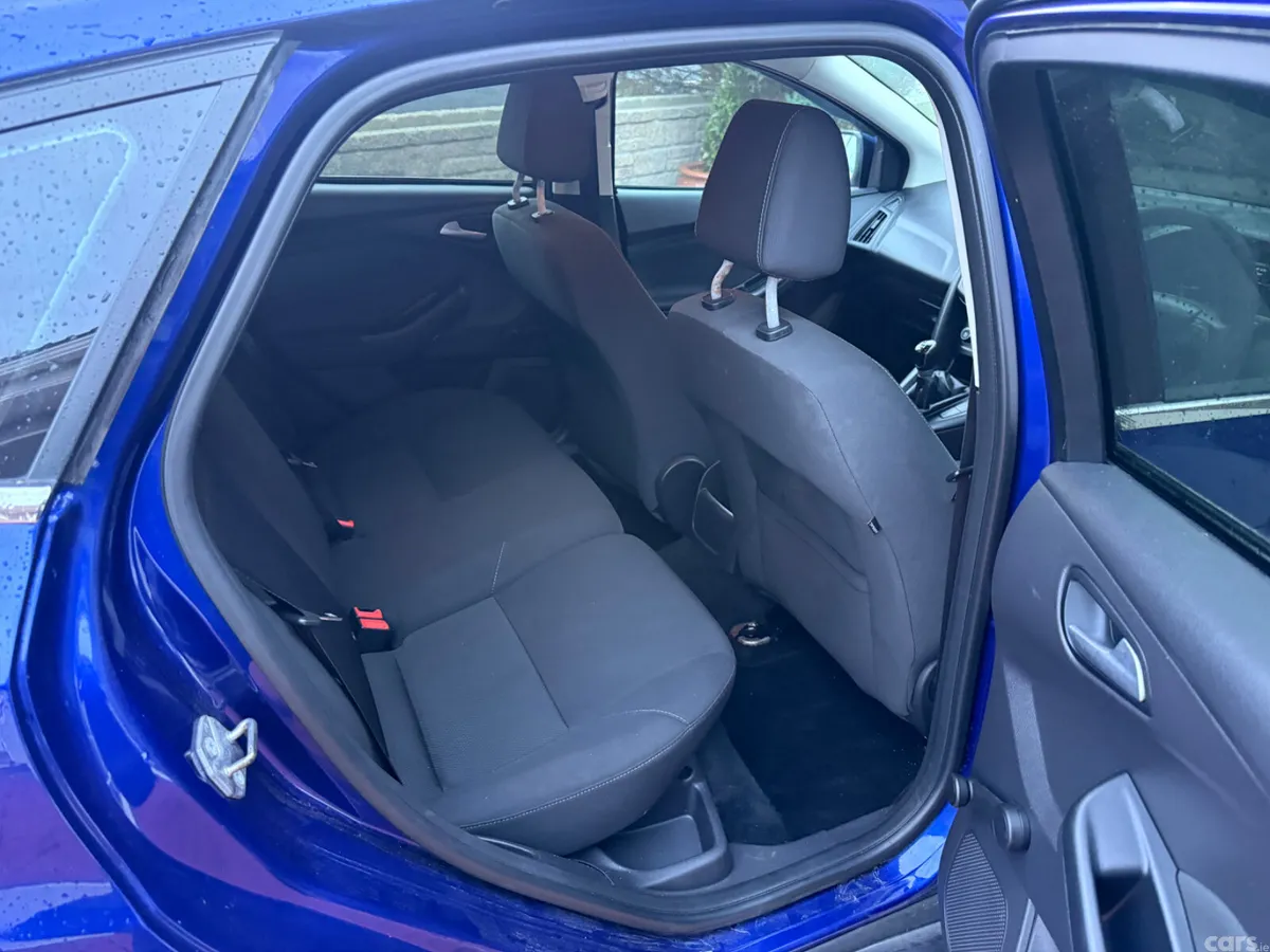 Ford Focus Hatchback, Petrol, 2015, Blue
