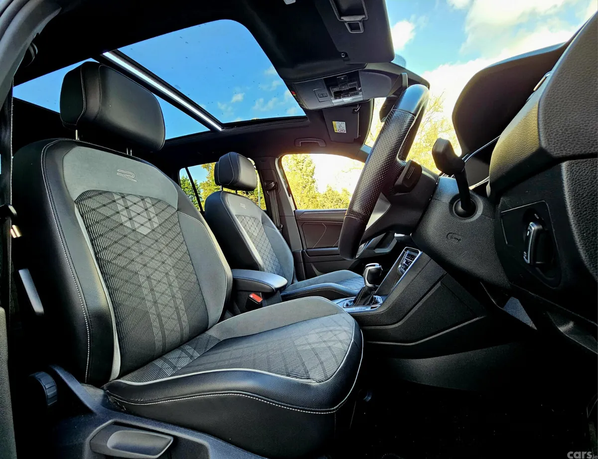Volkswagen Tiguan SUV, Petrol Hybrid, 2024, Black