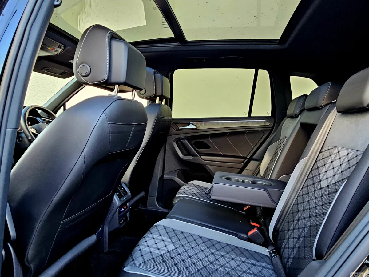 Volkswagen Tiguan SUV, Petrol Hybrid, 2024, Black