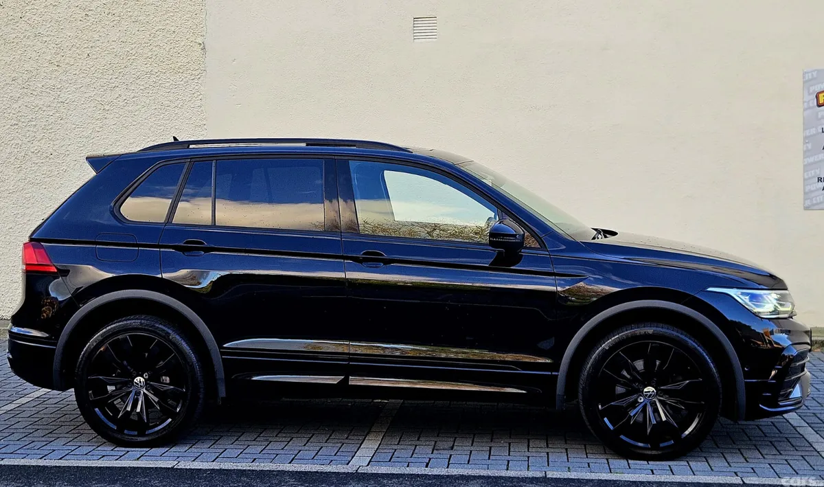 Volkswagen Tiguan SUV, Petrol Hybrid, 2024, Black
