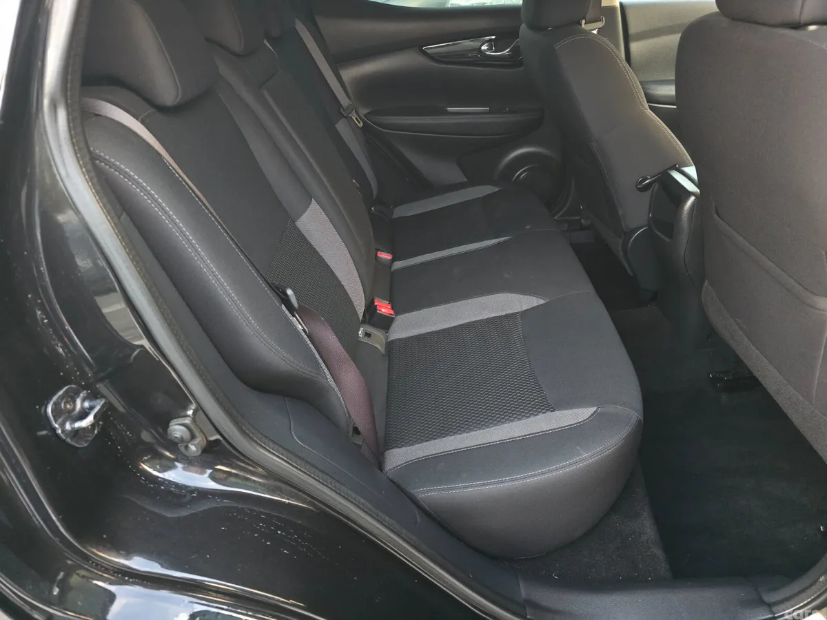 Nissan Qashqai Hatchback, Diesel, 2018, Black