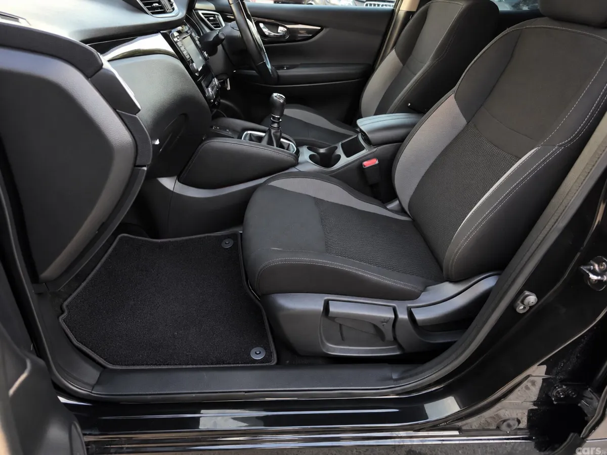 Nissan Qashqai Hatchback, Diesel, 2018, Black