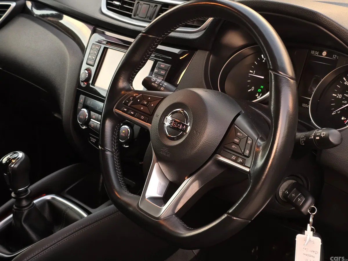 Nissan Qashqai Hatchback, Diesel, 2018, Black