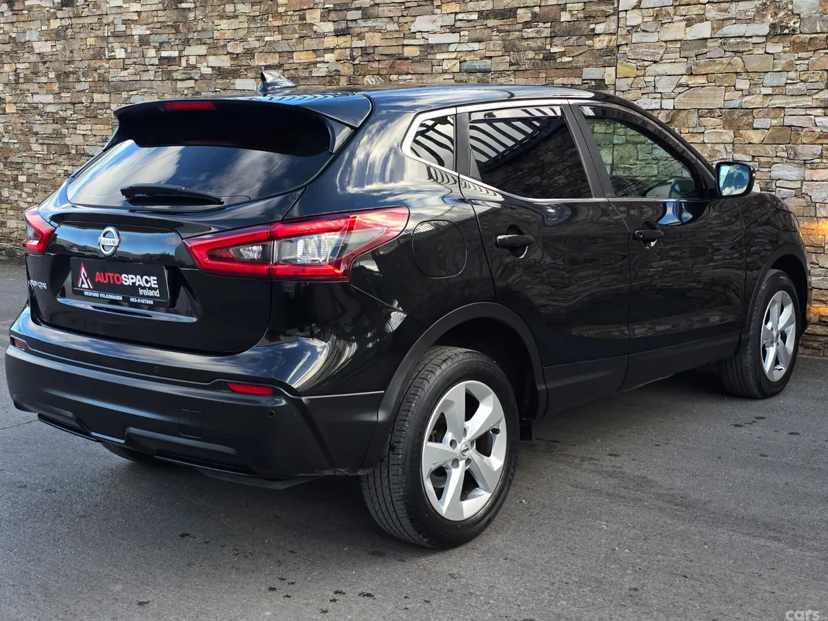 Nissan Qashqai Hatchback, Diesel, 2018, Black