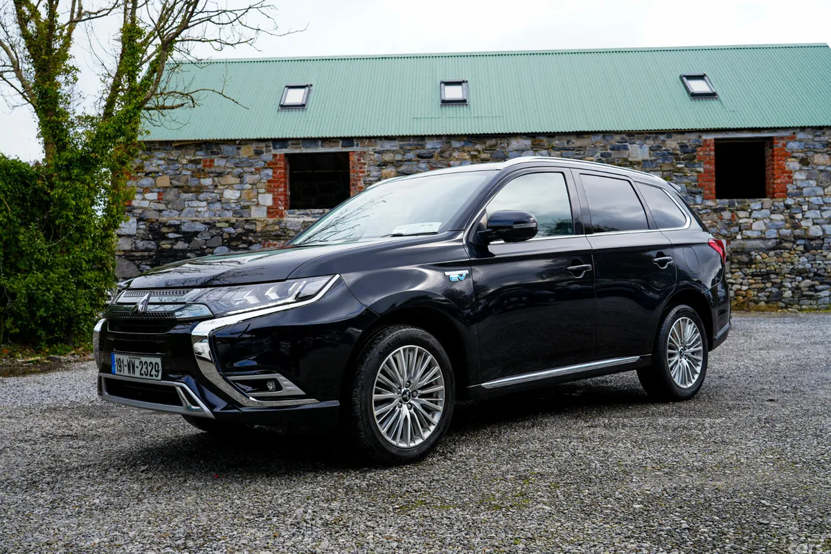 Mitsubishi Outlander SUV, Petrol Plug-in Hybrid, 2019, Black