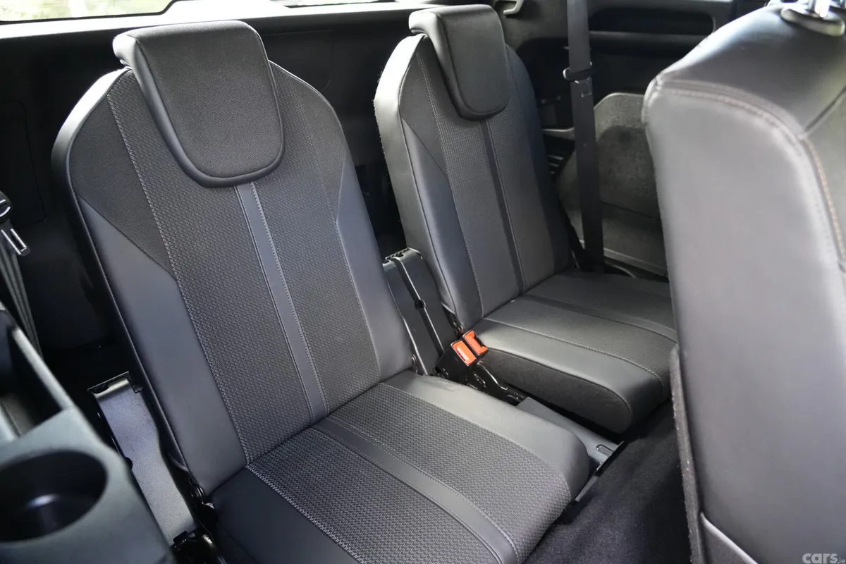 Peugeot 5008 MPV, Diesel, 2022, White
