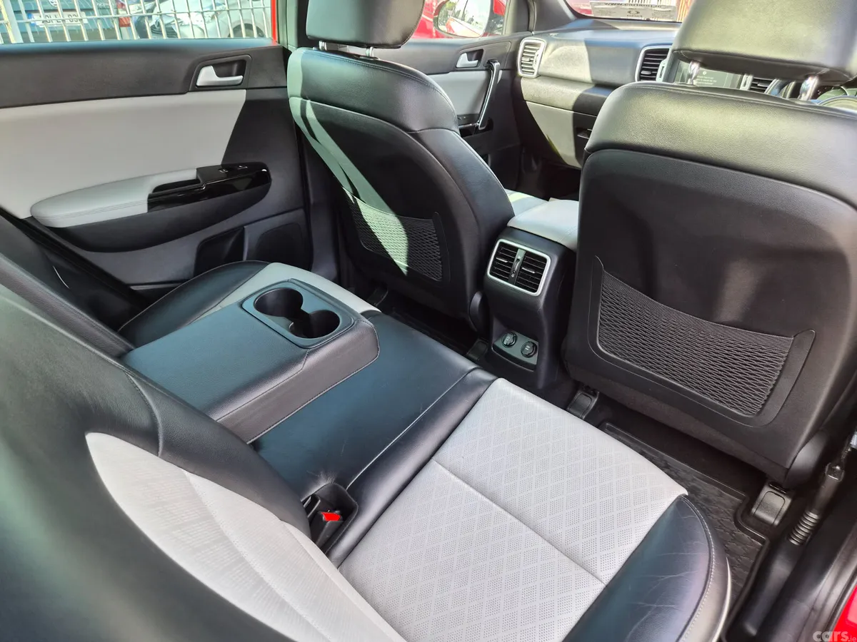 Kia Sportage SUV, Diesel, 2017, Red
