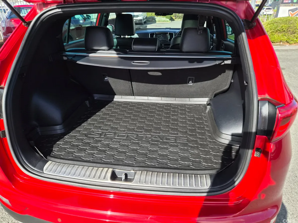 Kia Sportage SUV, Diesel, 2017, Red