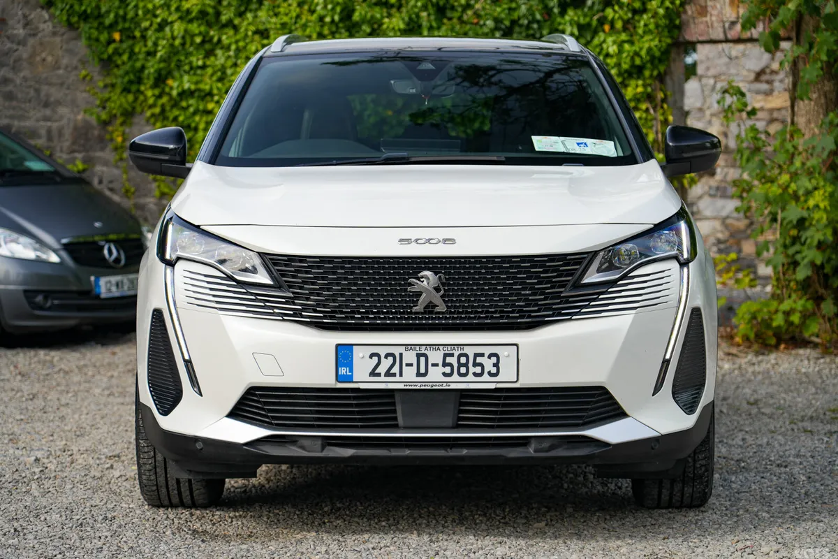 Peugeot 5008 MPV, Diesel, 2022, White