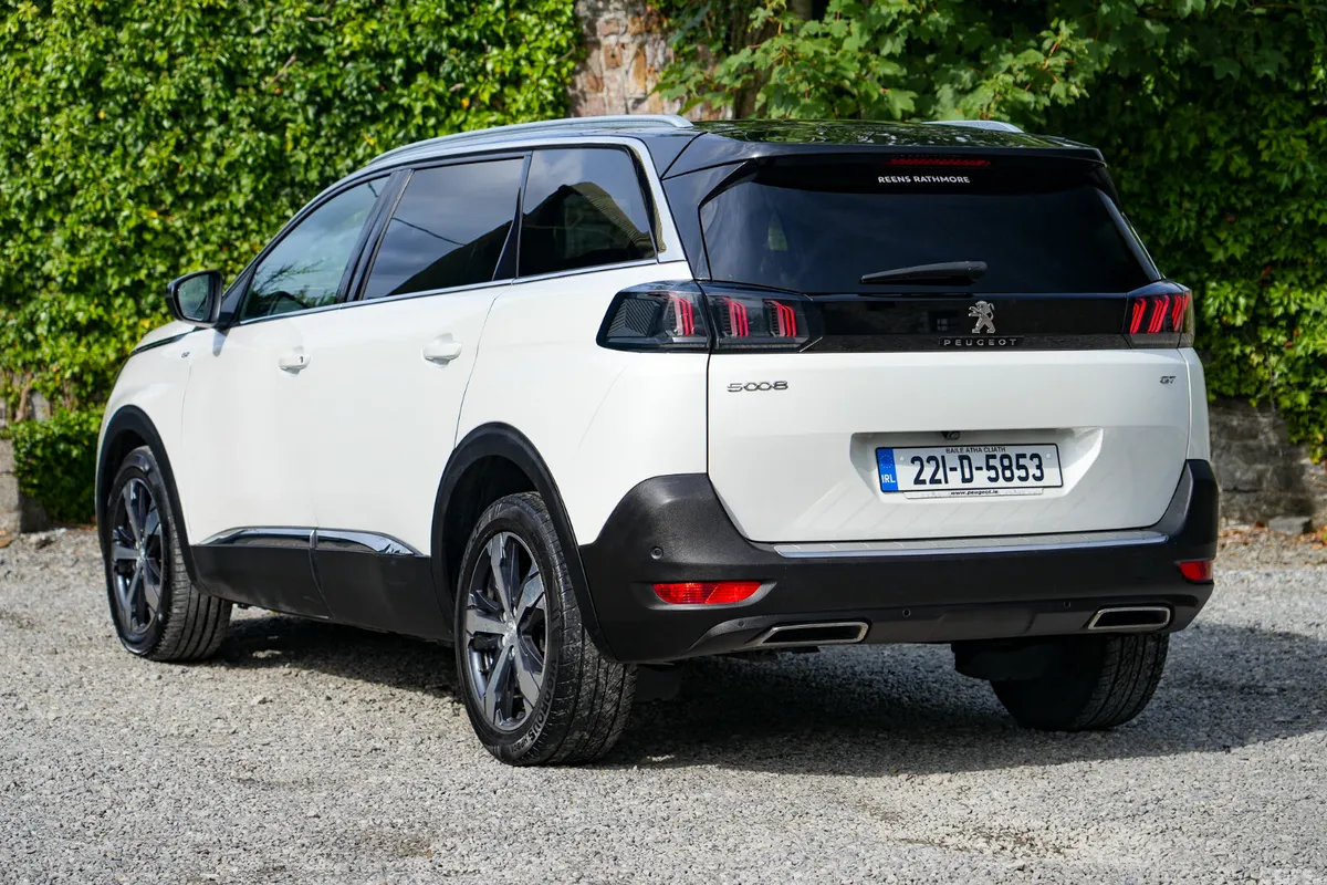 Peugeot 5008 MPV, Diesel, 2022, White