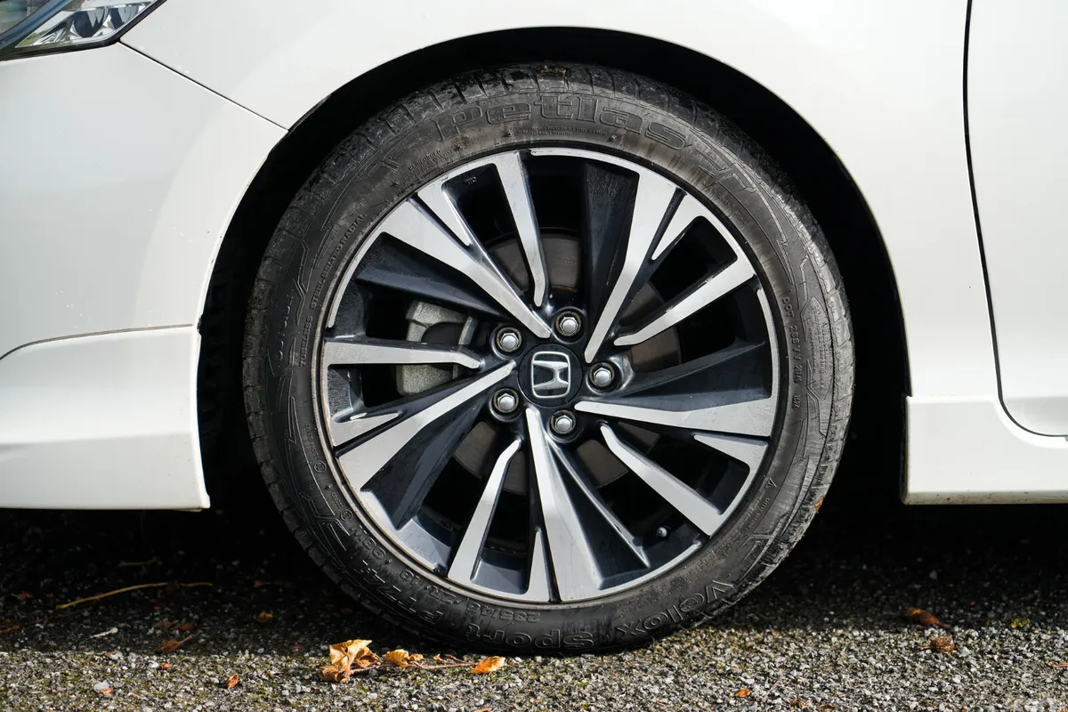Honda Accord Saloon, Petrol Hybrid, 2019, White