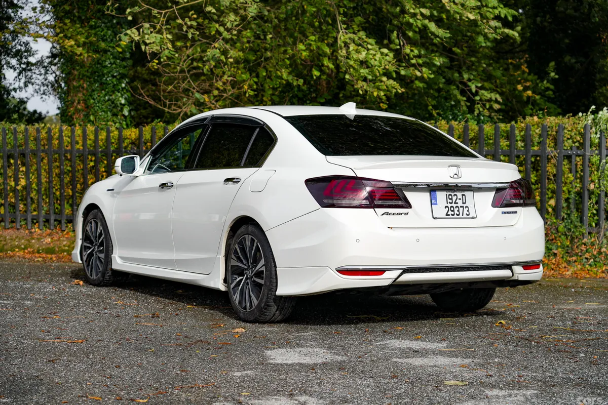Honda Accord Saloon, Petrol Hybrid, 2019, White