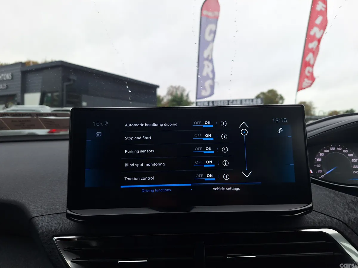 Peugeot 3008 MPV, Diesel, 2023, Red