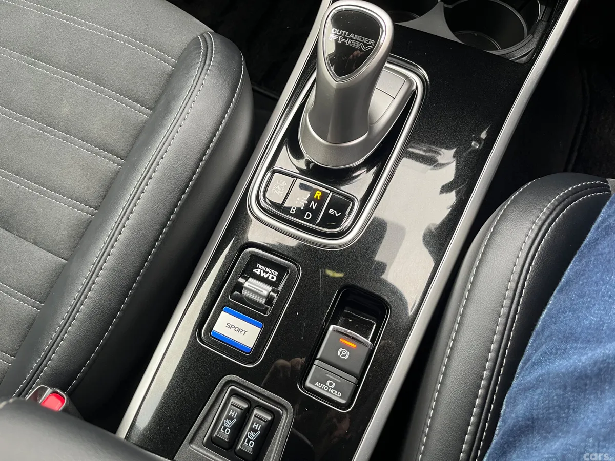Mitsubishi Outlander SUV, Petrol Plug-in Hybrid, 2018, Silver