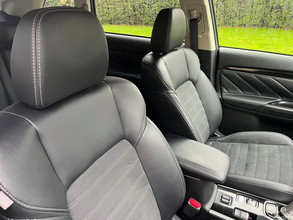 Mitsubishi Outlander SUV, Petrol Plug-in Hybrid, 2018, Silver