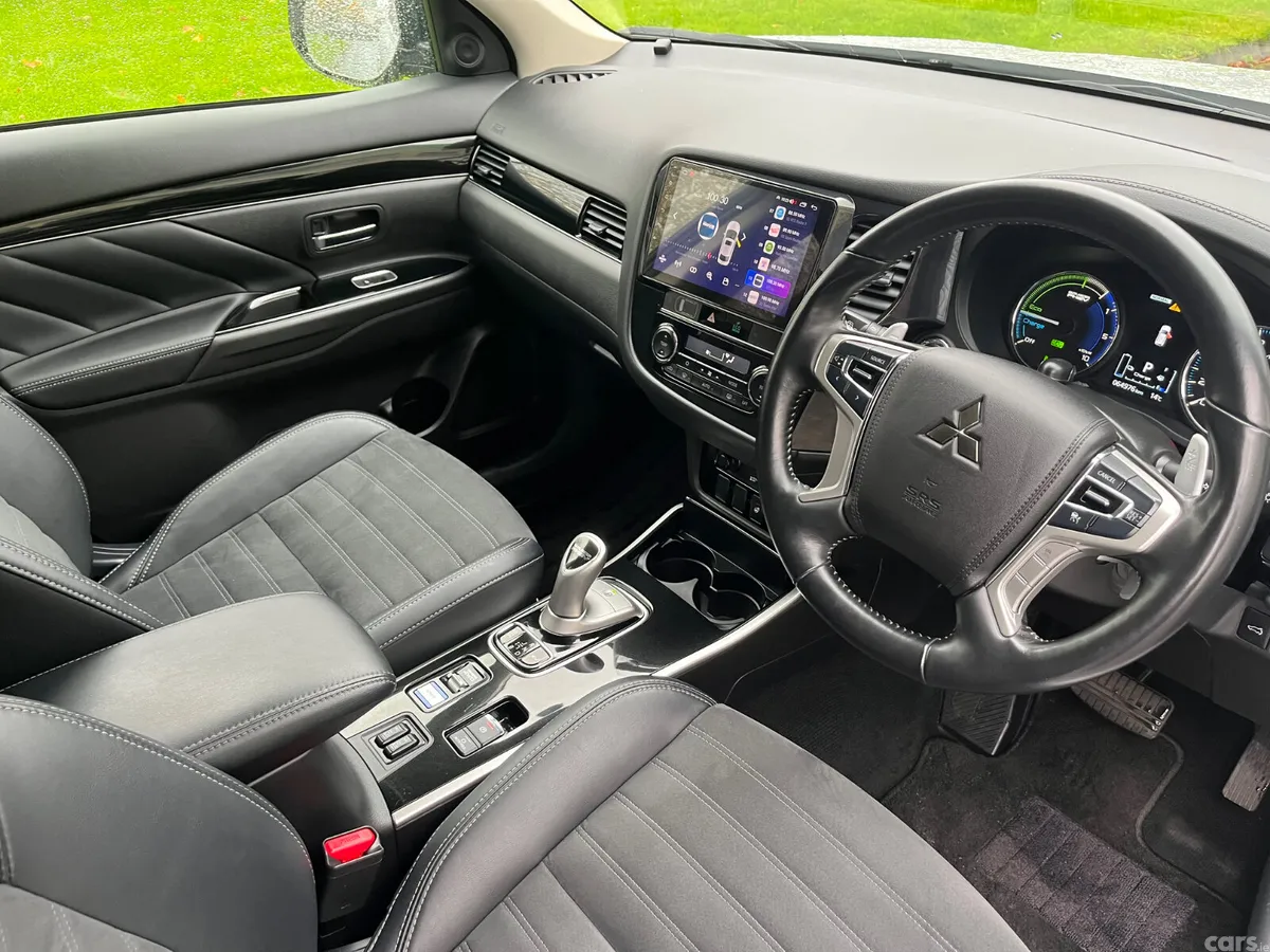Mitsubishi Outlander SUV, Petrol Plug-in Hybrid, 2018, Silver