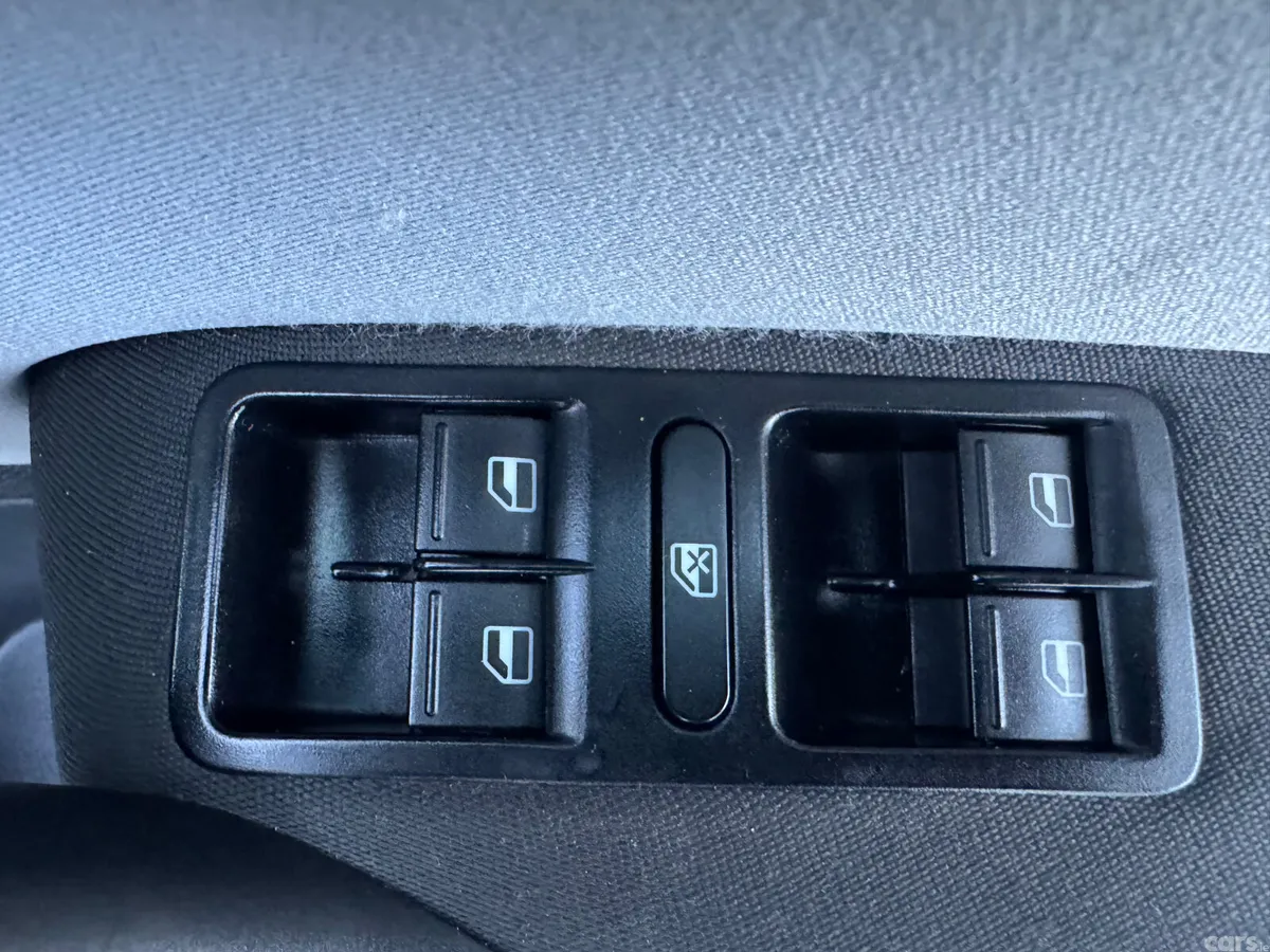 Volkswagen Polo Hatchback, Petrol, 2013, Silver