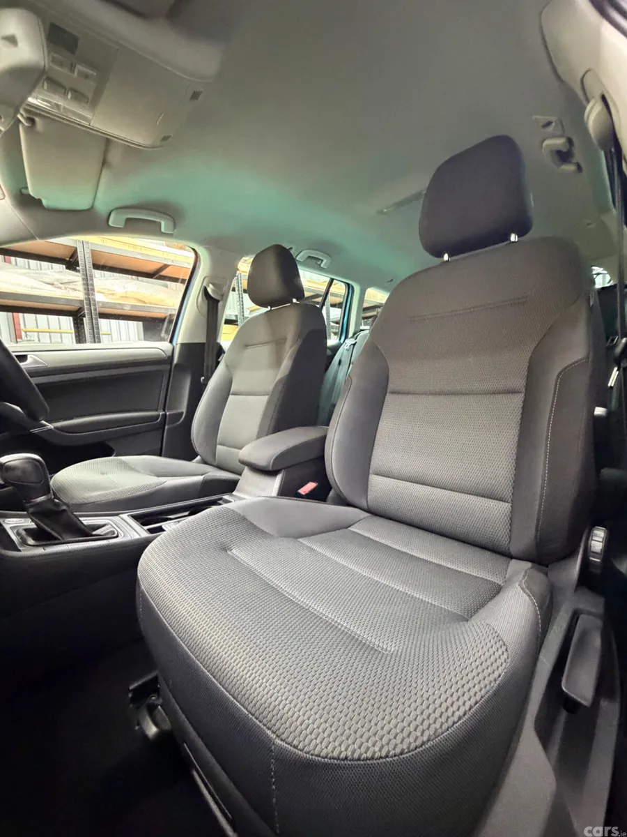 Volkswagen Golf Hatchback, Petrol, 2017, White