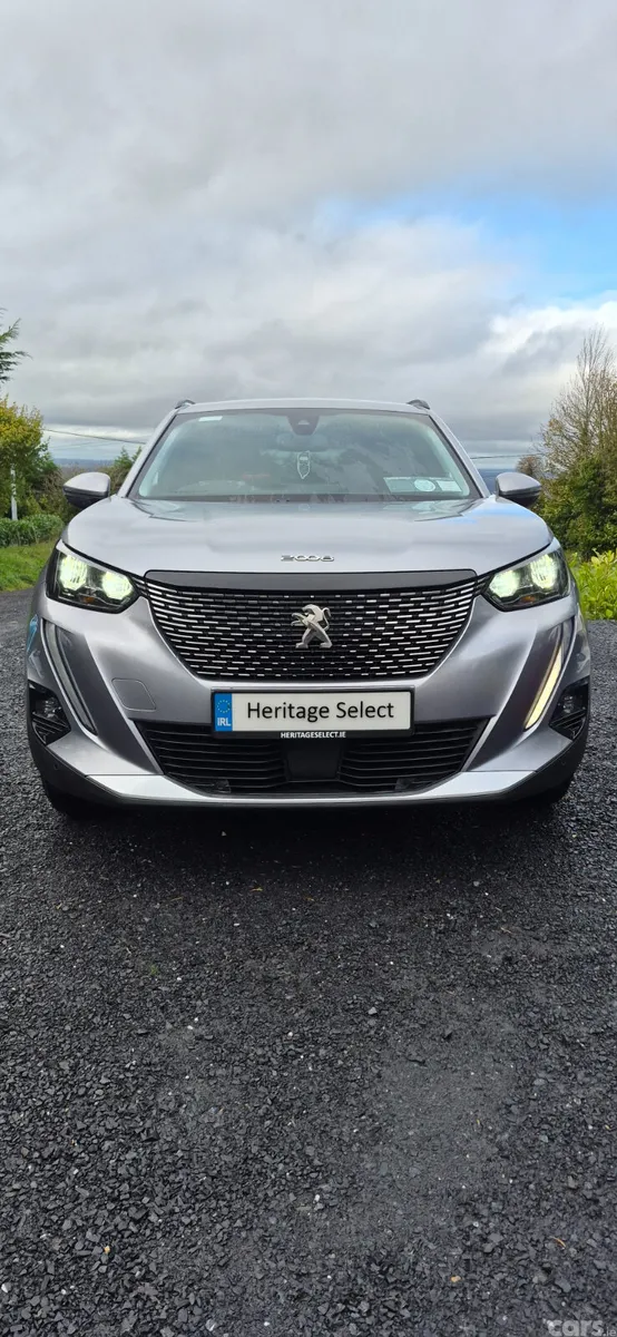 Peugeot 2008 MPV, Petrol, 2021, Grey