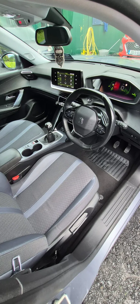 Peugeot 2008 MPV, Petrol, 2021, Grey
